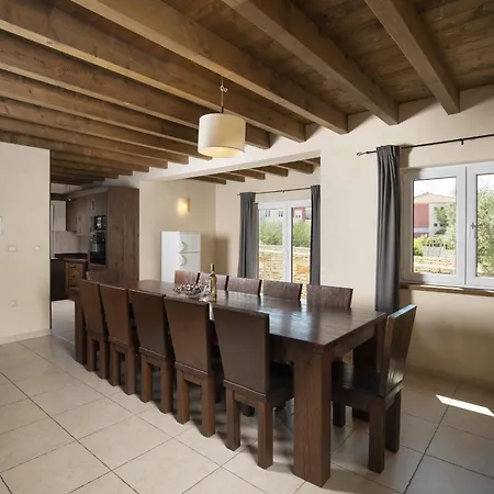 Castagna Near The Sea With Private Pool And Sauna Villa *