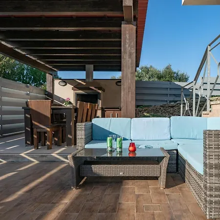 Castagna Near The Sea With Private Pool And Sauna