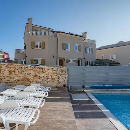 Villa Castagna Near The Sea With Private Pool And Sauna