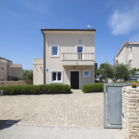 Castagna Near The Sea With Private Pool And Sauna * Premantura