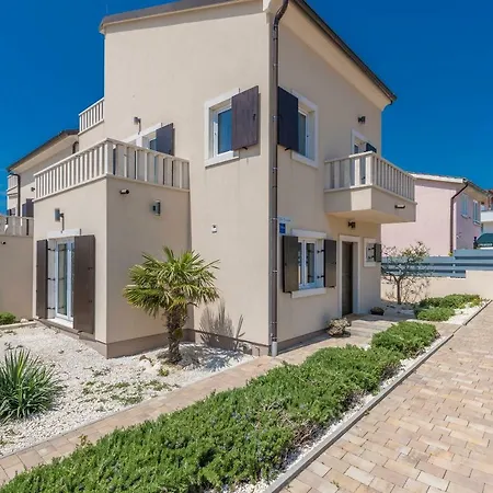Castagna Near The Sea With Private Pool And Sauna Премантура